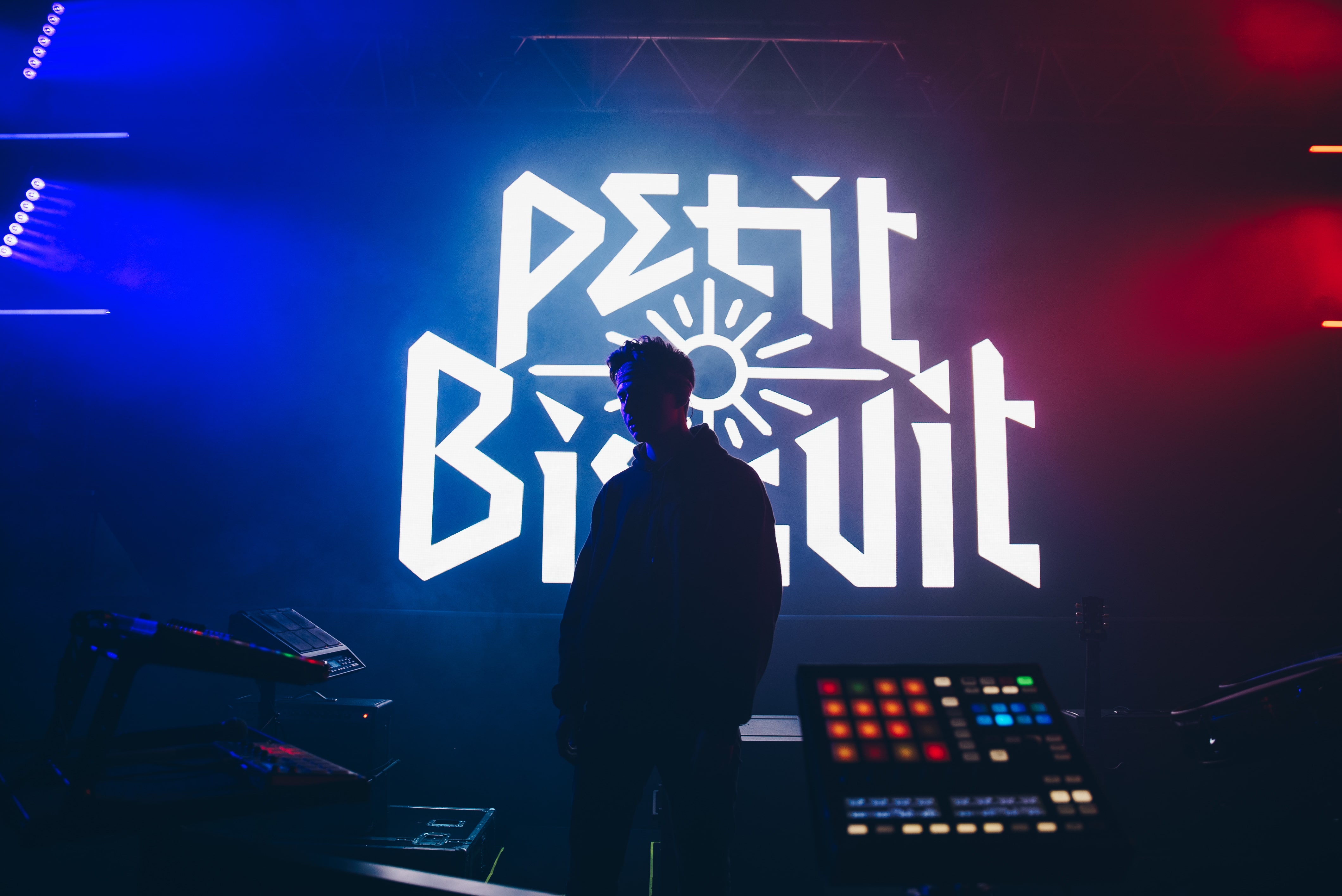 petit biscuit beat